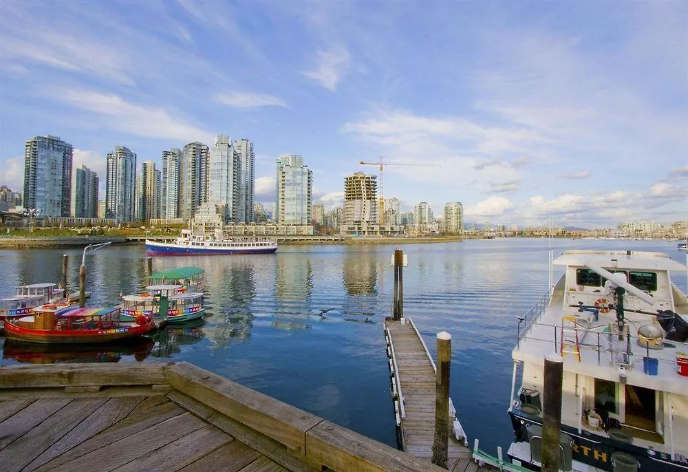 Granville Island Hotel Vancouver 3*,
