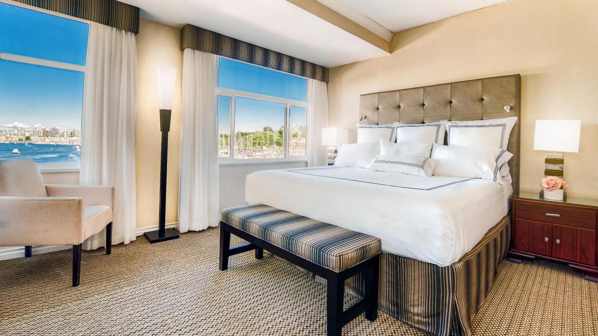 Granville Island Hotel Vancouver 3*,